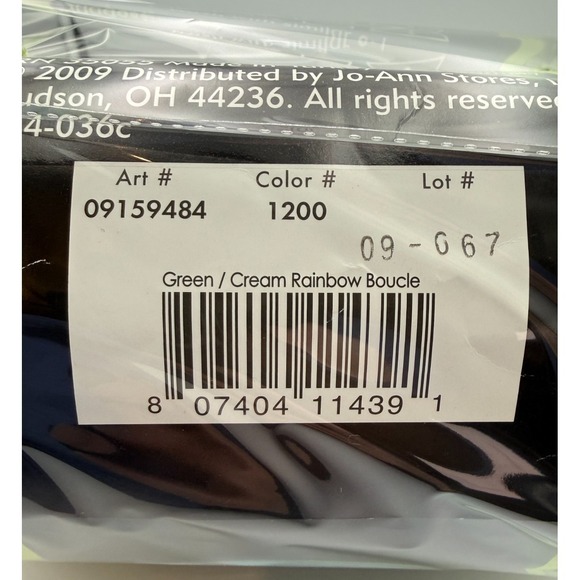 JO-ANN SENSATIONS RAINBOW BOUCLE Yarn Green/Cream 11 Oz 853 Yards - Picture 4 of 4